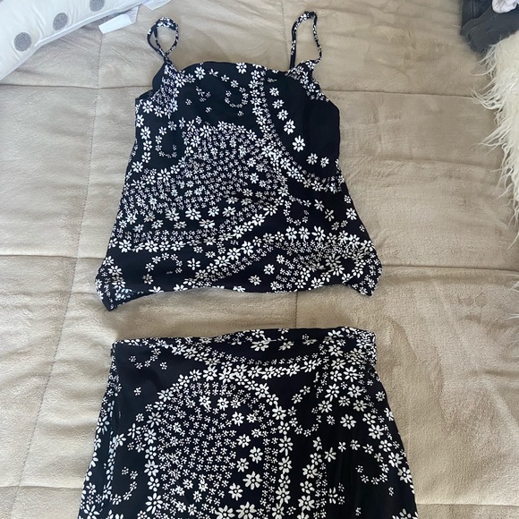 Adika Two Piece Waikiki Set - Picture 3 of 3